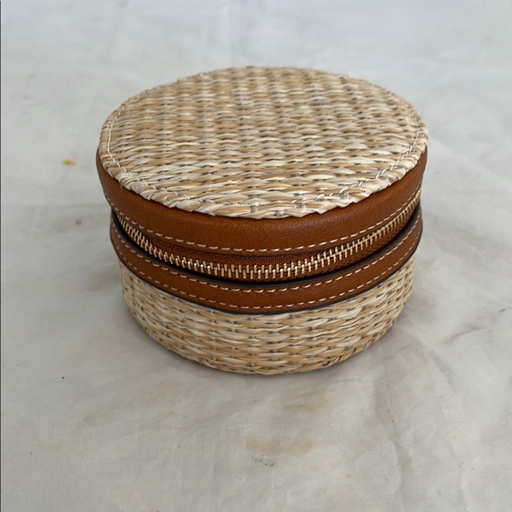 Flower Show Round Woven Jewelry Box with Zipper